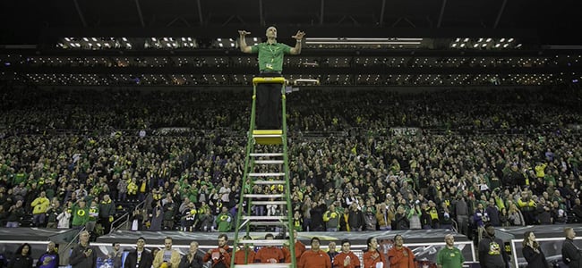 Dennis Llinas conducting in Autzen Stadium