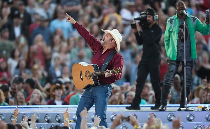 Garth and Robert Bailey at Autzen