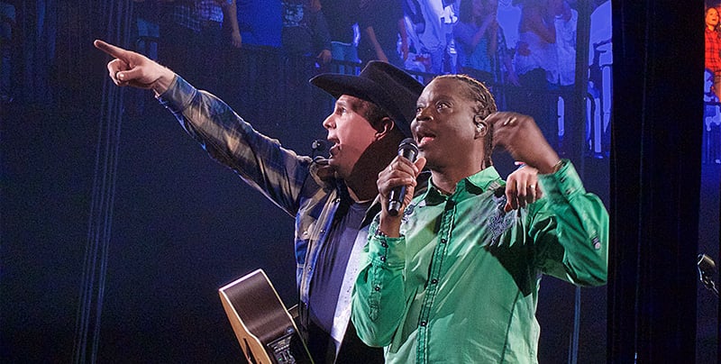 Garth Brooks and Robert Bailey in Portland
