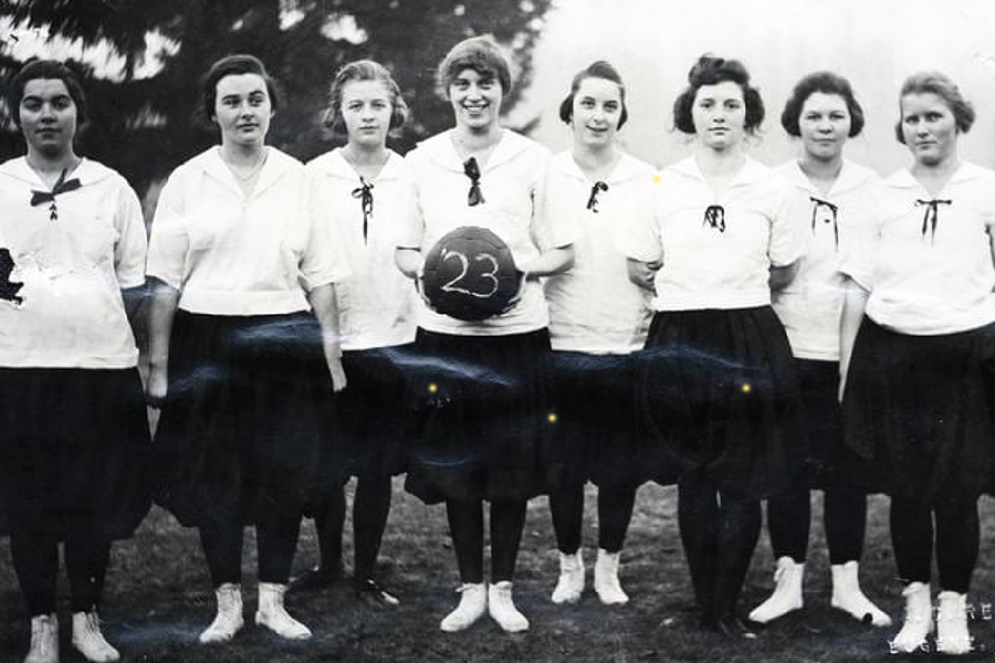 Women's Basketball Team 1920