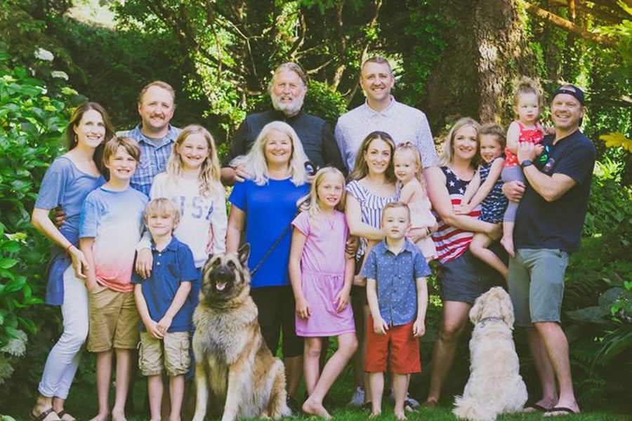 John and Sharon Hill with their family