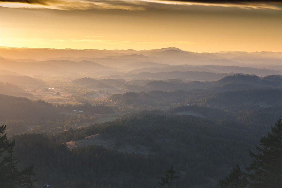 Dawn breaks over the Willamette Valley