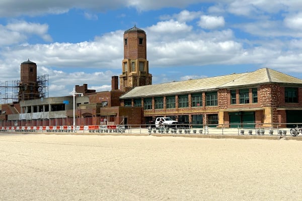 Restoration of a historic art deco bathouse in Riis Park
