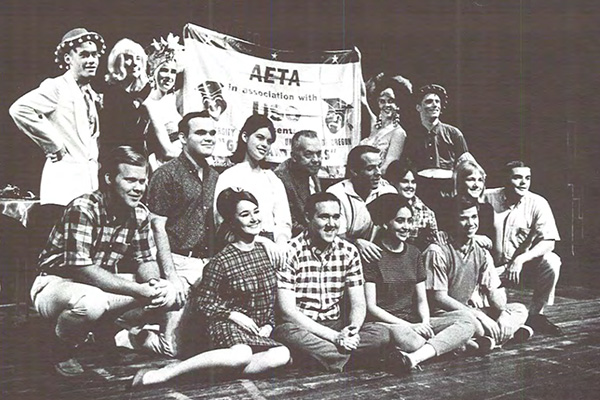 Cast of Guys and Dolls