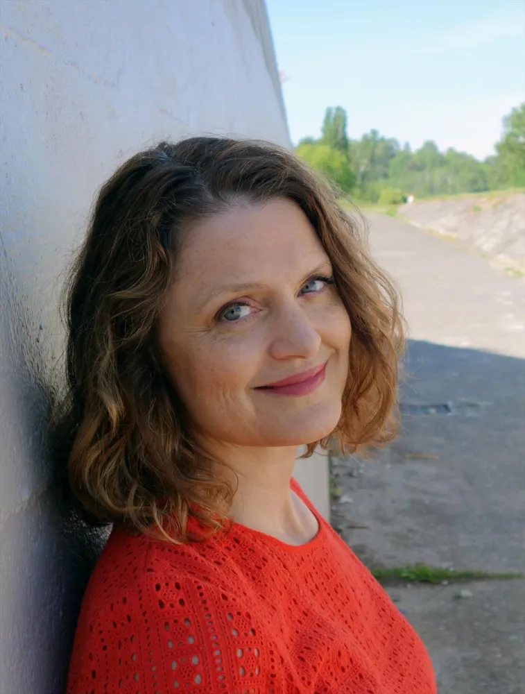 Dena Taylor