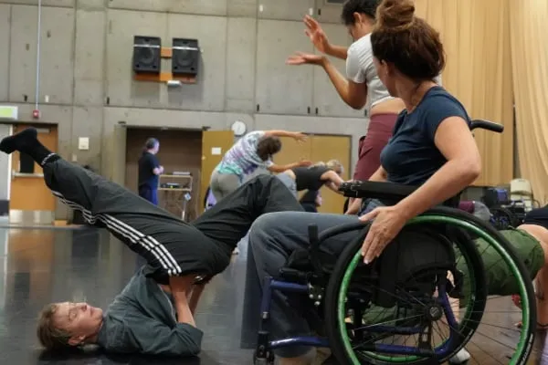 Alito Alessi leads a course about inclusive dance practices.