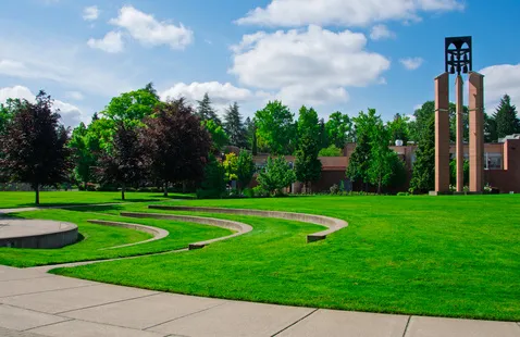 Photo of the UO Portland campus outdoor amphitheater
