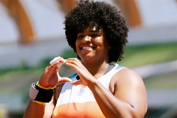 Jaida Ross throws her O at Hayward Field