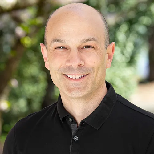 Headshot of Dan Siger