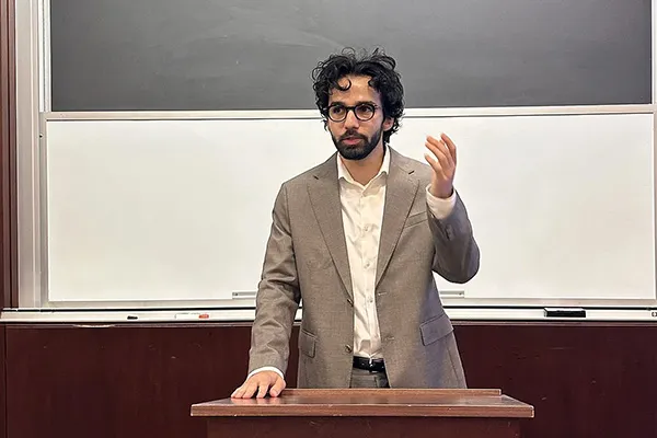 Parsa Aghel prepares for an oral argument on a case at the University of Chicago Law School.