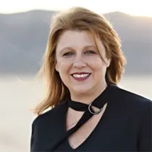 uoaa_board_member_mollie_sh